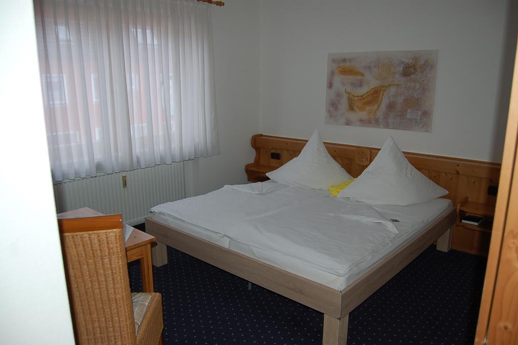 Brucker Gastehaus Hotel Fuerstenfeldbruck Pokój zdjęcie
