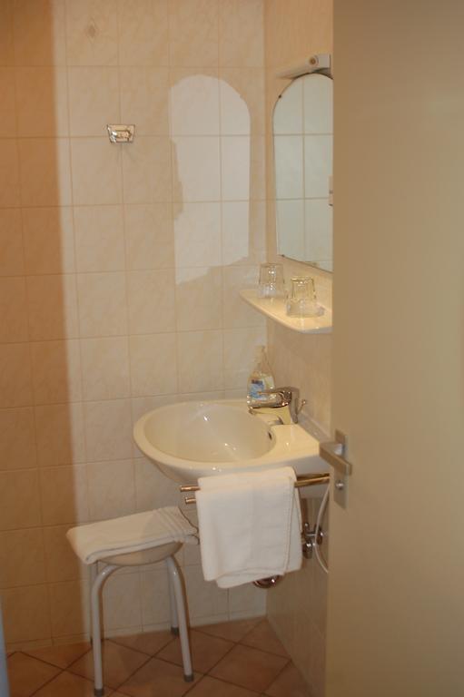 Brucker Gastehaus Hotel Fuerstenfeldbruck Pokój zdjęcie