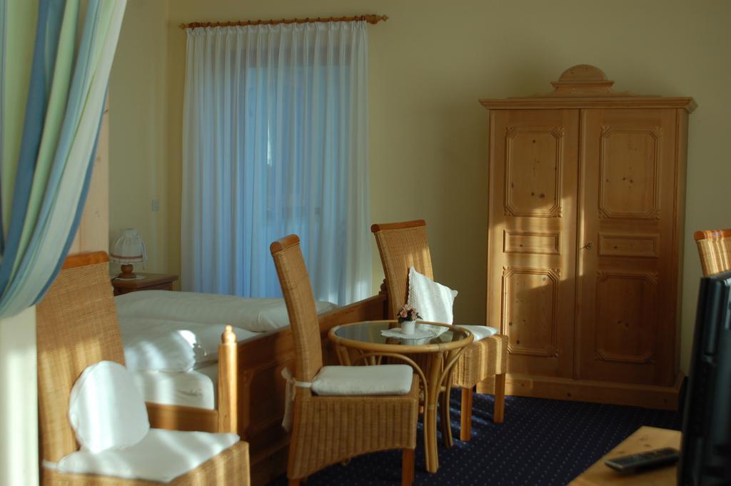 Brucker Gastehaus Hotel Fuerstenfeldbruck Pokój zdjęcie